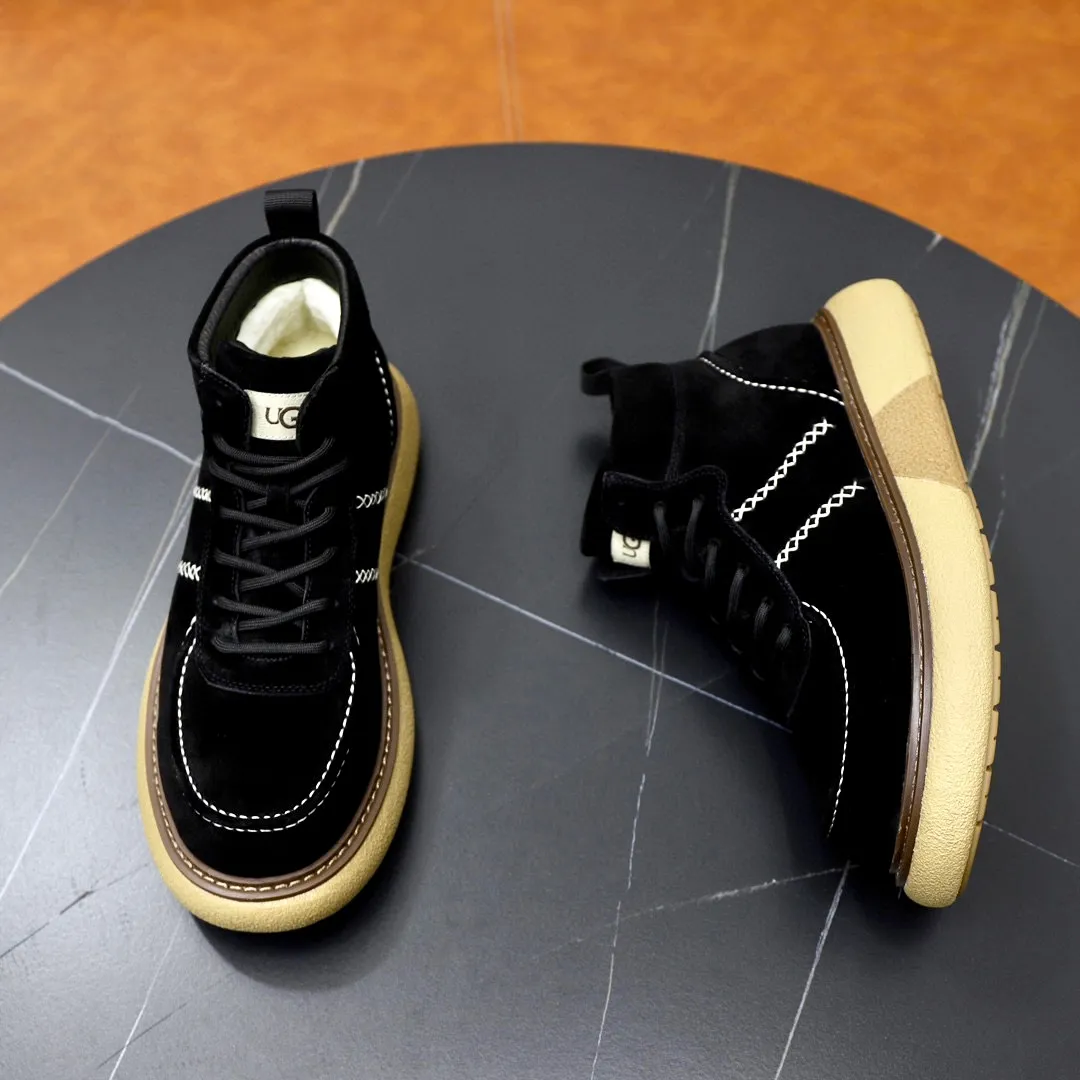 Ex-factory price: 640💰Thick wool imported from Australia Brand: UGG genuine purchasing agent Size: 38-44 Grade: Official website 1:1 Material: First layer of genuine leather waterproof and antifreeze upper Real wool lining Original non-slip soft wear-resistant outsole Style category: Men's casual shoes Trendy style Comfortable on the feet Color: Official website color synchronization
